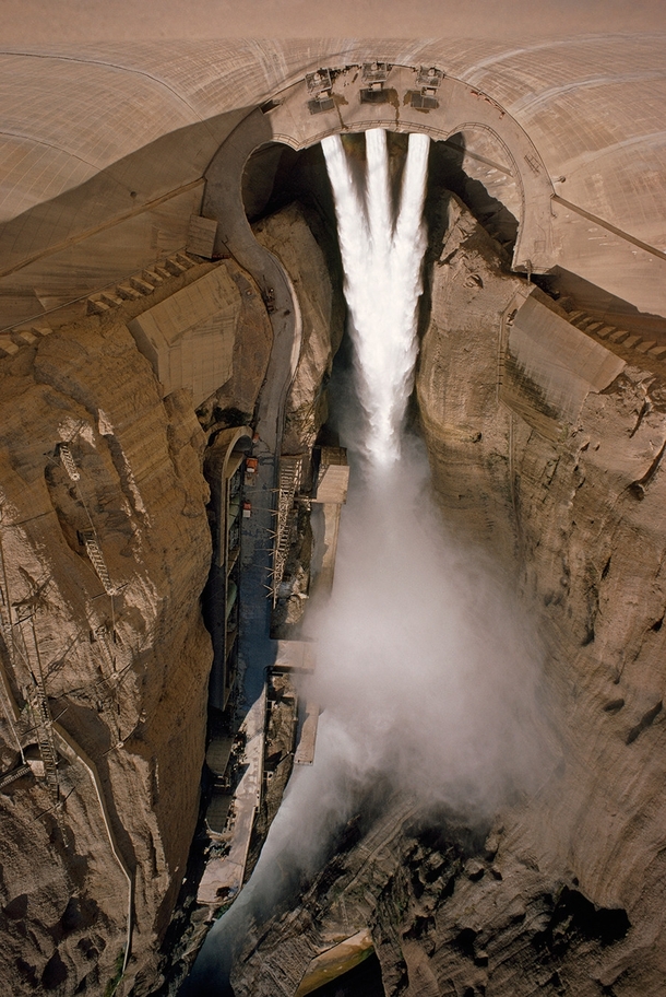 Dez Dam Iran  x Credit Frank and Helen Schreide National Geographic