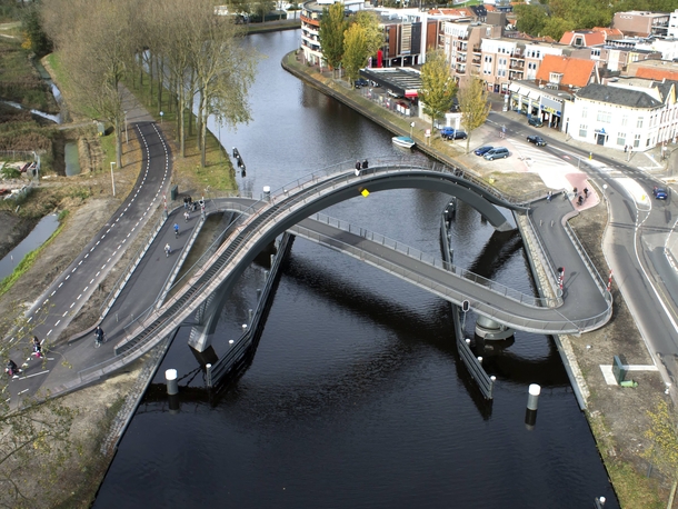 Melkwegbridge Purmerend Netherlands This bridge separates cyclists and pedestrians while still allowing easy passage for boats 