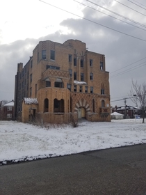  Abandoned apartment building in Detroit Michigan