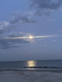  Pic of tonights supermoon from the shores of Hilton Head Island South Carolina shot on on iPhone 