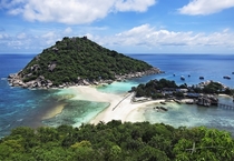  Three Islands - Only place in the world where three islands connect with one beach 