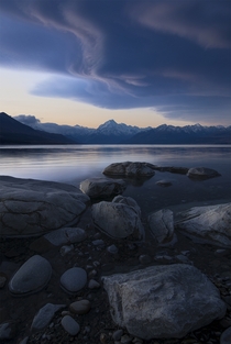 A memorable sky over Lake Pukaki and Mt Cook New Zealand  x