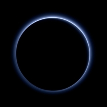 A near-true-colour image of Plutos bluish hazes taken by New Horizons