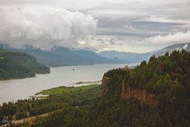 A rainy day at the Columbia River Gorge  itkjpeg