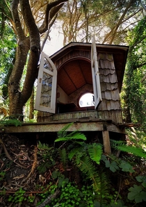 A reading hut at a s era abandoned location I explored OC x