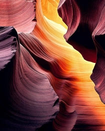 A wave of color at Antelope Slot Canyon 