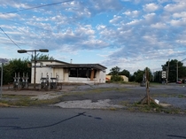 Abandoned and gutted gas station 