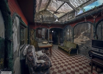 Abandoned artistic house in Belgium OC