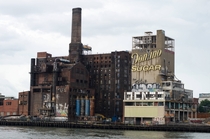 Abandoned Domino Sugar Factory in NYC posted by umypene on rpics 