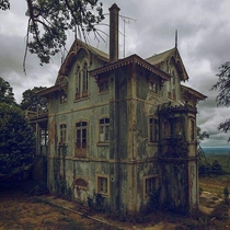 Abandoned House in Portugal - Photo by Fabio Martins