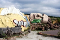 Abandoned Japanese theme park based on Gullivers Travels that has been left to rot 