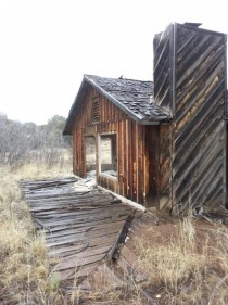 Abandoned Lodge House in Arizona 