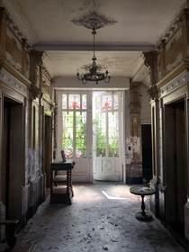 Abandoned mansion in Belgium Im posting this while Im still inside