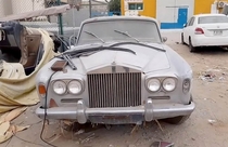 Abandoned Rolls-Royce in the UAE Caters 