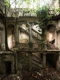 Abandoned th-century mansion in Italy