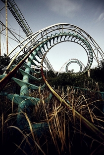 Abandoned theme parks look awesome 