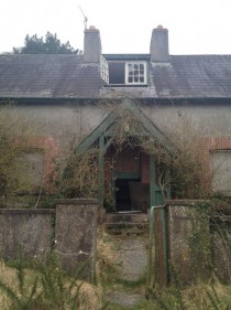 Abandoned worker cottages Ireland 