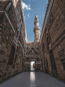 Al-Azhar Mosque is an Egyptian mosque in Islamic Cairo Al-Muizz li-Din Allah of the Fatimid dynasty commissioned its construction for the newly established capital city in 