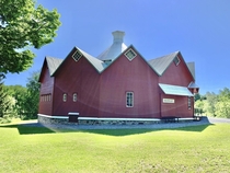 Alexander-Solomon-Walbridge Barn in Mystic Saint-Ignace-de-Stanbridge Quebec Canada  The only twelve sided barn in Quebec