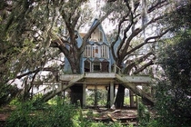 An abandoned Victorian tree house in Brooksville Florida 