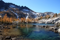 An autumn pic of Leprechaun Lake at the Enchantments 