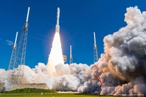 Atlas V launches MUOS- viewed from ft away 
