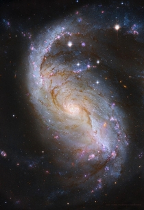 Barred Spiral Galaxy from Hubble