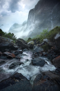 Beneath weeping walls of granite in New Zealand OC x williampatino_photography