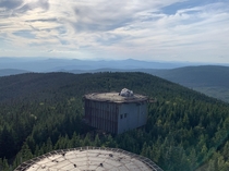 Camping on top an abandoned radar base from the Cold War 