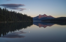 Catching the last light of the day as the moon was starting to rise at Lake Maligne 
