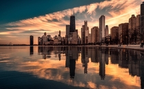 Chicagos waterfront at sunset