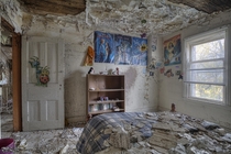 Childs untouched bedroom inside a Creepy Abandoned Time Capsule 