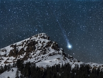 Comet Lovejoy setting beside Mt Brokeoff in Lassen Volcanic National Park 