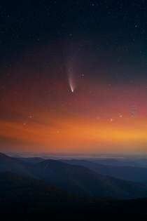 Comet Neowise setting in one of the most iconic sights in Upstate NY 