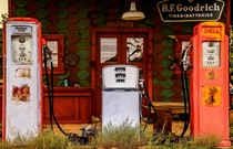 Cool old abandoned Gas Station in Chloride Arizona