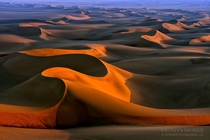 Curves in the sand of White Desert Sahara Egypt Photo by Dionys Moser 