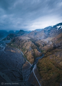 Dawn light in the valley of rsmrk in Iceland  - Instagram jeremybarbet