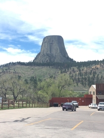 Devils Tower in Wyoming Pictures really dont do it justice 