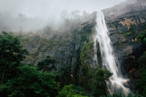 Diyaluma waterfall Sri Lanka x 