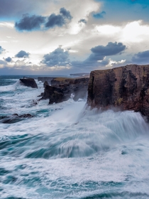 Eshaness Shetland - LooKinG dOwN over the stormy Atlantic in the Shetland Islands  x