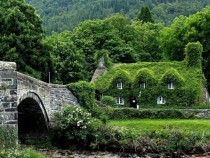 Fairytale Cottages Wales 