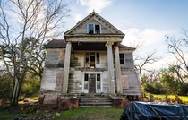 Falling Apart Mansion in Southern Georgia 