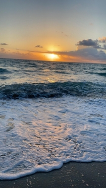 Fort Lauderdale beach sunset My Girlfriend escaped the Chicago cold 