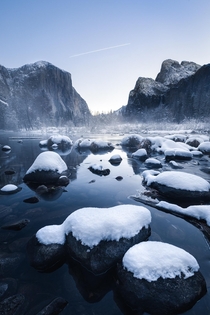 Fresh snow in the Valley - Winter of  Yosemite Valley CA oc 