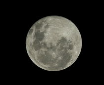 Full moon from an hour ago x 