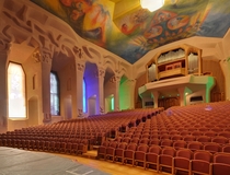 Goetheanum -seat auditorium employed boat builders to avoid right-angles 