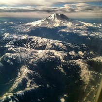 Got a clear view of Mount Rainier while flying into Seattle a few weeks ago 