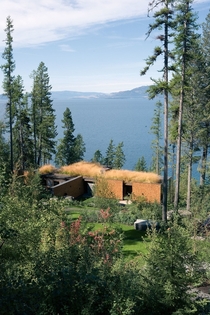 Grass Roofed Cabin perched over Flathead Lake Montana Andersson-Wise Architects 