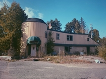 I was told this was a bar then a daycare and has been abandoned for about a decade Northern Minnesota 