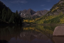 Im in Aspen for the weekend Since theres nearly a full moon I though that rather than get up early and fight a horde of photogs for position at sunrise Id just take a quick trip up to the Maroon Bells tonight Maroon Bells near Aspen Colorado 